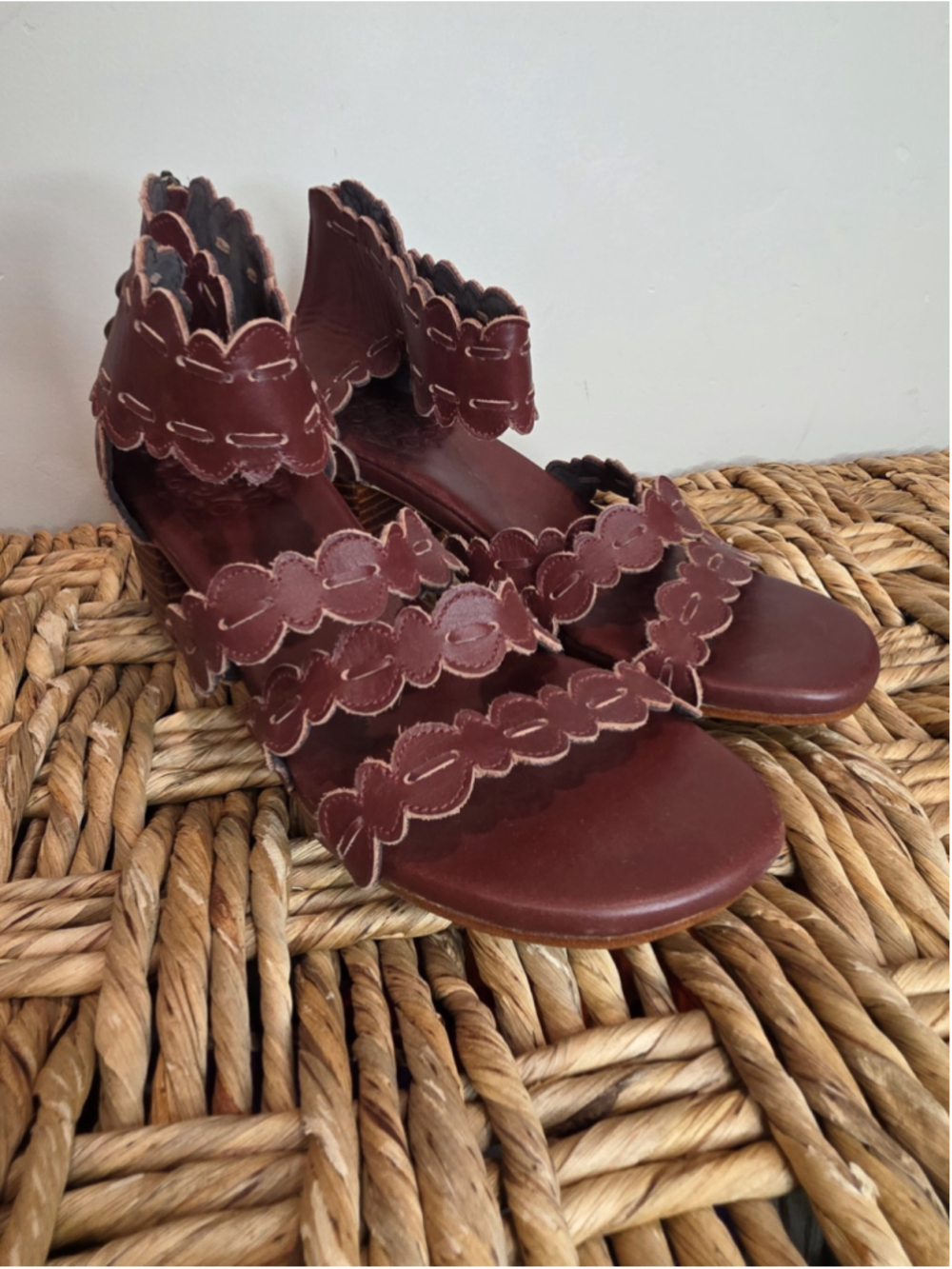 ELF Leather Burgundy Floral Scallop SeasidebBlock Heel Sandals Sz 8 Handmade